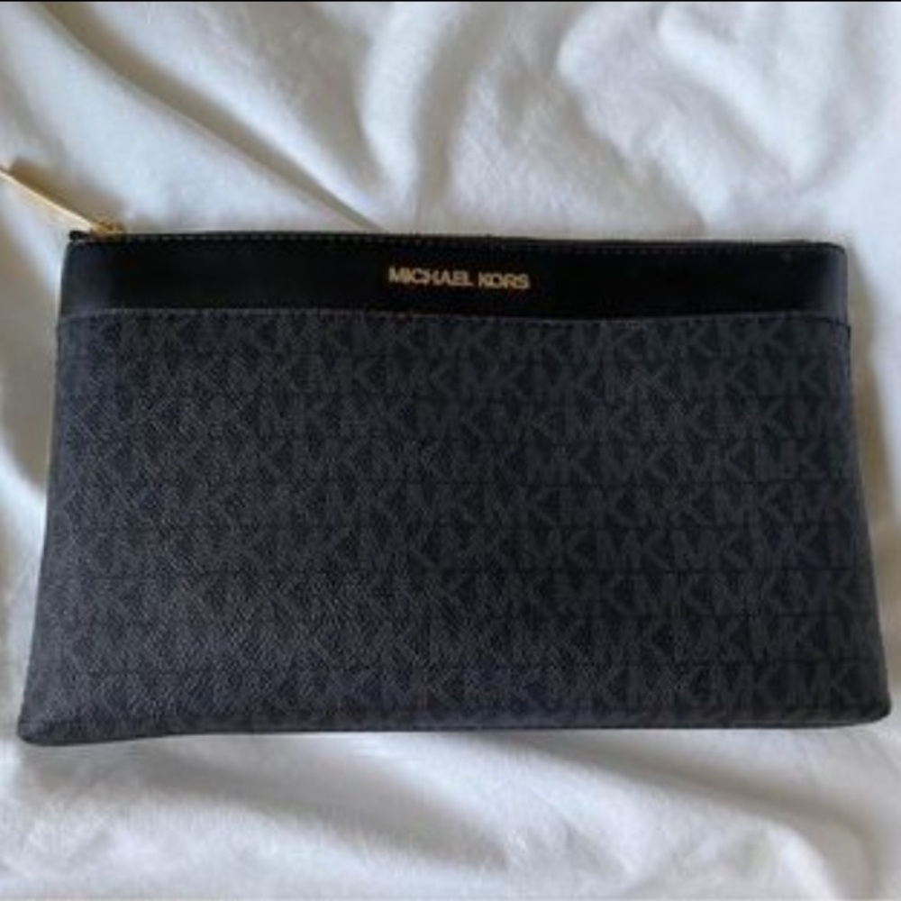 MK clutch